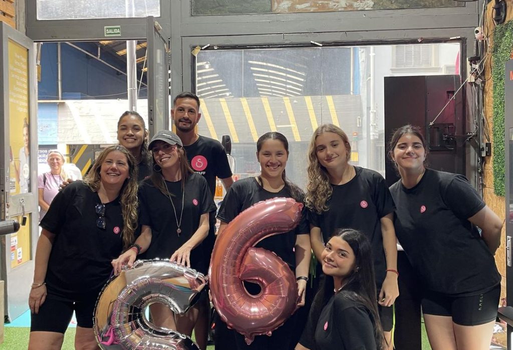02-sporty-woman-equipo-aniversario-6-anos